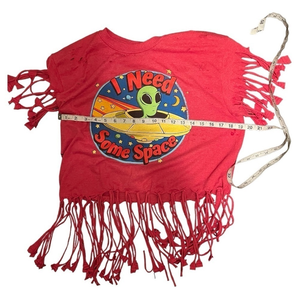 Alien “I need some space” distressed Medium tied red t shirt EUC - Picture 6 of 8